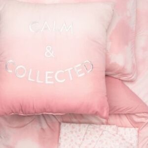BCBG 8-PIECE BED IN A BAG SET, Queen, Calm & Collected,Pink,Retail $195.00 USD